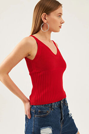 Kadın Kırmızı Kolsuz Askılı Bel ve Yaka Detaylı Yazlık Atlet Triko Bluz