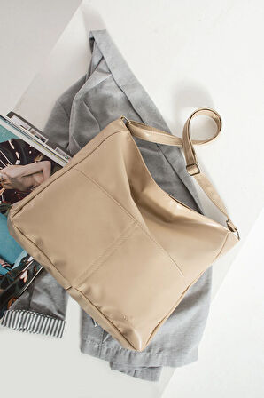 Kadın Modern Tasarımlı Geniş Hacimli  Kaliteli Deri Salaş Omuz Çantası