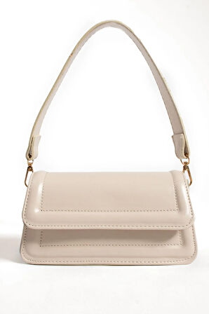 Kadın şık tasarımlı çapraz askılı  çantası