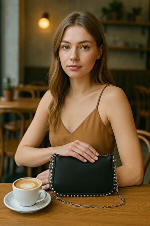 Zincir Askılı Stud Detaylı Kadın Omuz Çantası