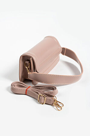 Kadın Çapraz Askılı Ve Elden Tutmalı Çanta