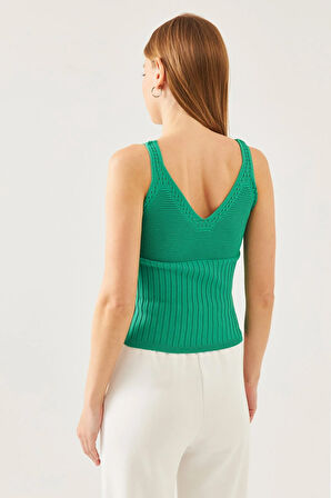 Kadın Yeşil Kolsuz Askılı Bel ve Yaka Detaylı Yazlık Atlet Triko Bluz