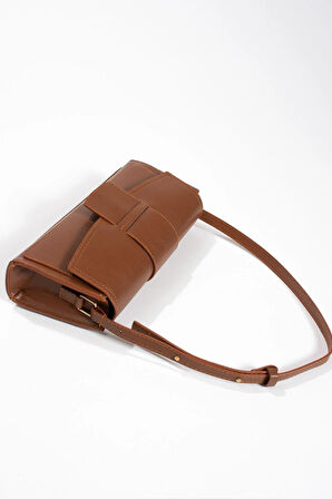 Kadın Kapaklı Dikdörtgen Çanta