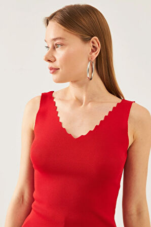 Kadın Kırmızı Kolsuz Kalın Askılı Merdiven Yaka Yazlık Atlet Triko Bluz