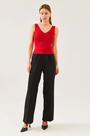 Kadın Kırmızı Kolsuz Kalın Askılı Merdiven Yaka Yazlık Atlet Triko Bluz