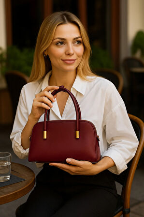 Kadın Şık Orta Boy Omuz ve El Çantası – Altın Detaylı, Fermuarlı Günlük & Ofis Kullanıma Uygun