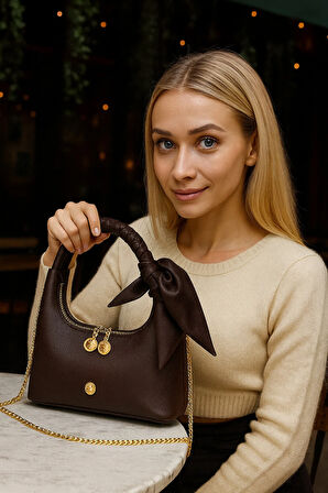 Lüks Fular Detaylı Zincir Askılı Baget Çanta