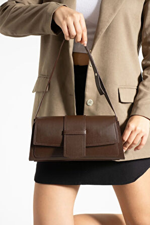 Şık tasarımlı klasik stil baget çapraz çanta