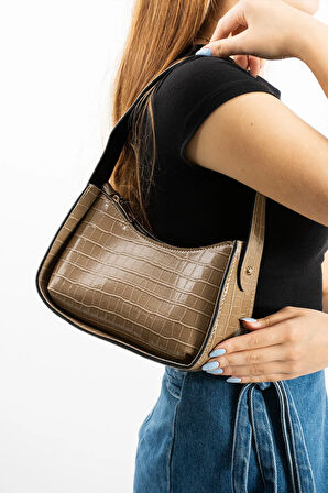 Kadın Kroko Desenli Baget Çanta