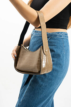 Kadın Kroko Desenli Baget Çanta