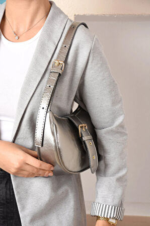 Yeni Sezon Parlak Suni Deri Viral Model Ince Tasarım Ayarlanabilir Askılı Kadın Omuz Çantası