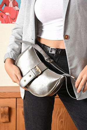 Yeni Sezon Parlak Suni Deri Viral Model Ince Tasarım Ayarlanabilir Askılı Kadın Omuz Çantası