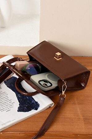 Lüks Mini Özel Tasarım Kilit Detaylı Çapraz Askılı Omuz Çantası