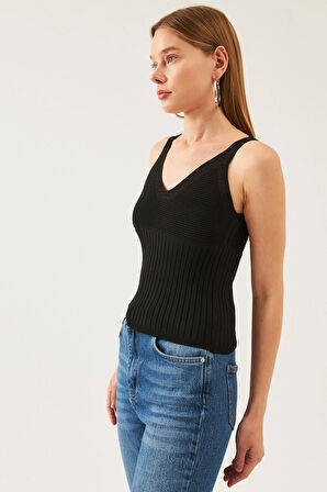 Kadın Siyah Kolsuz Askılı Bel ve Yaka Detaylı Yazlık Atlet Triko Bluz