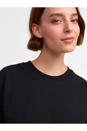 30312 Dekoratif Dikişli Bisiklet Yaka Tshirt-Siyah