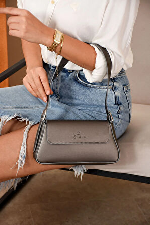 Kadın Sade Tasarımlı Şık Baget Çanta