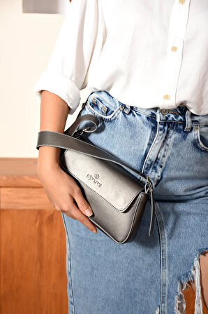 Kadın Sade Tasarımlı Şık Baget Çanta