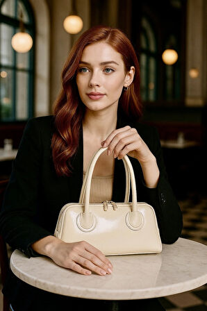 Pera Lüks Parlak Deri Omuz Çantası – Trend & Şık Tasarım