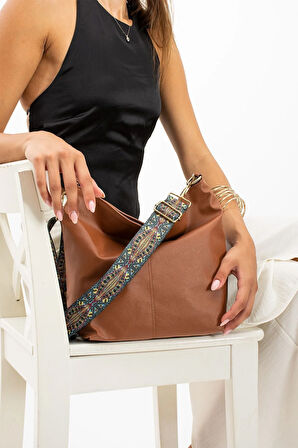 Kadın günlük hayatta kullandığımız en rahat çanta salaş yumuşak deri kolon askılı