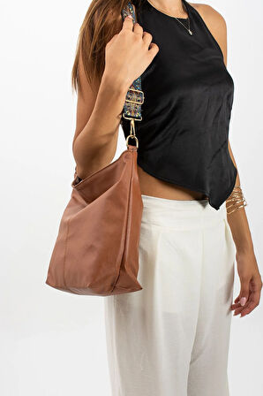 Kadın günlük hayatta kullandığımız en rahat çanta salaş yumuşak deri kolon askılı