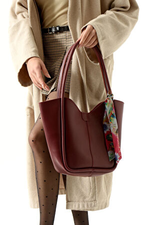 Kadın Fularlı Yavrulu Omuz Çantası