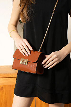 KADIN ÇAPRAZ ZİNCİR ASKILI OMUZ ÇANTASI