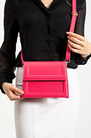 Kadın Çapraz Asmalı Ve  Elden Tutmalı Çanta