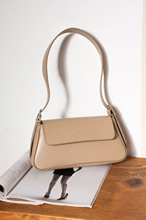 Kadın Sade Tasarımlı Şık Baget Çanta