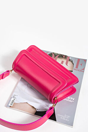 Kadın Çapraz Askılı Ve Elden Tutmalı Çanta