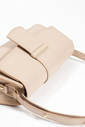 Kadın Kapaklı Dikdörtgen Çanta