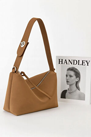 Süet Deri Detaylı Elit Omuz Çantası – Şık ve Modern Tasarım