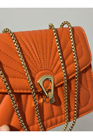 Tavuz nakış işlemeli 2 gözlü çapraz kilitli çanta