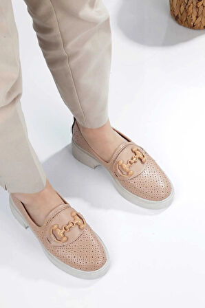 Toka Detaylı Delikli Kadın Loafer Ayakkabı