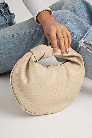 Düğüm detaylı örgülü çanta