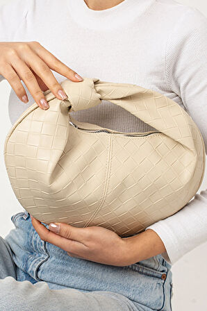 Düğüm detaylı örgülü çanta