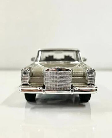 Oyuncak Metal Model Araba 1/36 Çek Bırak Gold 1963 Mercedes Benz 600