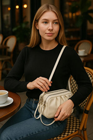 Kadın Çapraz Askılı Çok Gözlü Fermuar Detaylı Omuz Çantası