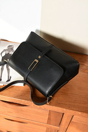 Kadın Şık Tasarımlı Çapraz Askılı Kaliteli Çanta