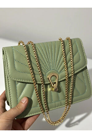 Tavuz nakış işlemeli 2 gözlü çapraz kilitli çanta