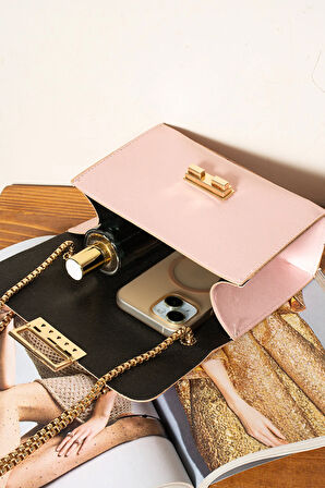 KADIN ÇAPRAZ ZİNCİR ASKILI OMUZ ÇANTASI