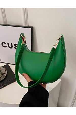 AY DİZAYNLI GÜNLÜK ŞIK TASARIMLI KADIN KOLTUK ALTI BAGET ÇANTA