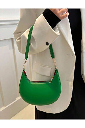 AY DİZAYNLI GÜNLÜK ŞIK TASARIMLI KADIN KOLTUK ALTI BAGET ÇANTA