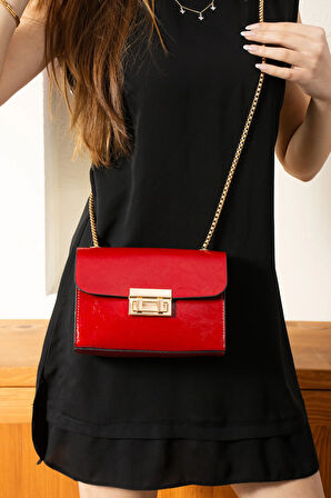 KADIN ÇAPRAZ ZİNCİR ASKILI OMUZ ÇANTASI