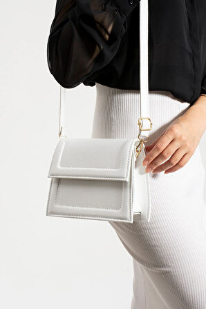 Kadın Çapraz Asmalı Ve  Elden Tutmalı Çanta