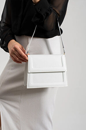 Kadın Çapraz Asmalı Ve  Elden Tutmalı Çanta