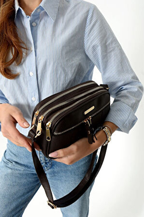 Kadın çapraz askılı 4 bölmeli omuz çantası