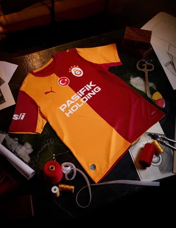 Galatasaray S.K. Parçalı Forma 26/27 İç Saha Parçalı 5 Yıldızlı Erkek Forma