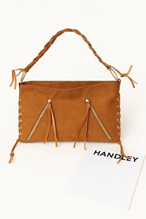 Bohem Süet Kadın Omuz ve El Çantası – Örgü Saplı Fermuar Detaylı Tasarım