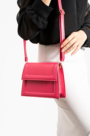 Kadın Çapraz Asmalı Ve  Elden Tutmalı Çanta