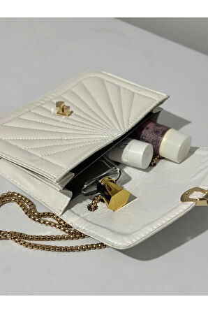 Tavuz nakış işlemeli 2 gözlü çapraz kilitli çanta